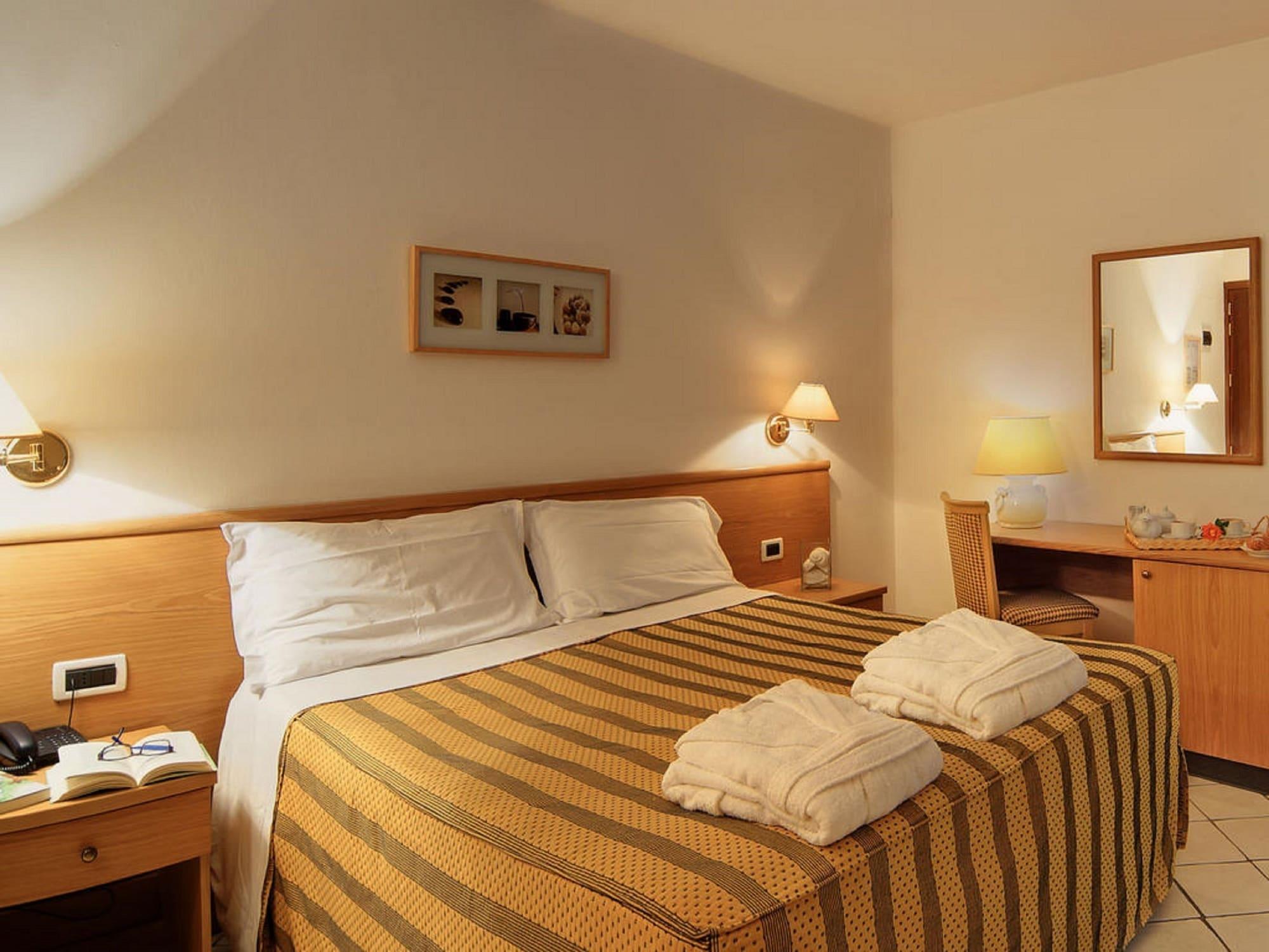 Hotel La Luna Ischia Bagian luar foto