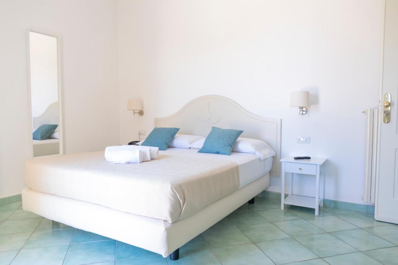 Hotel La Luna Ischia Bagian luar foto