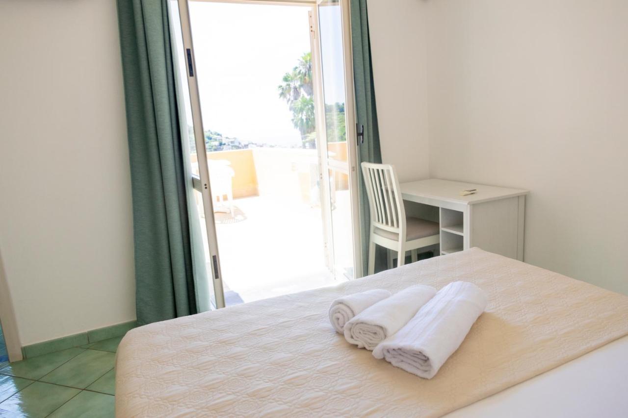 Hotel La Luna Ischia Bagian luar foto