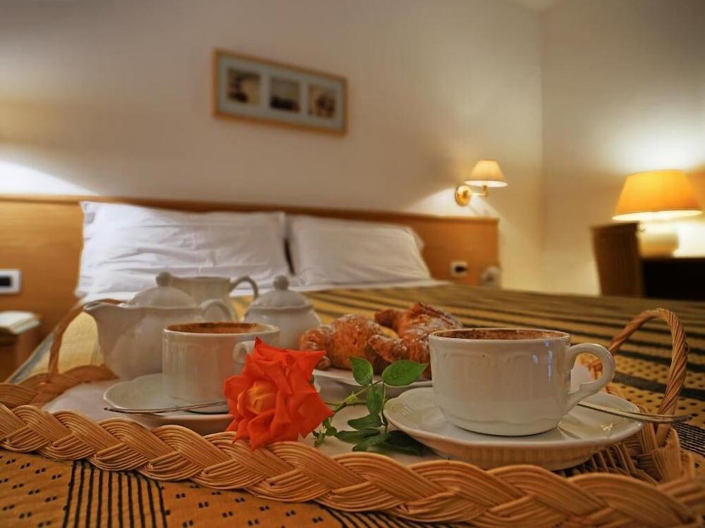 Hotel La Luna Ischia Bagian luar foto