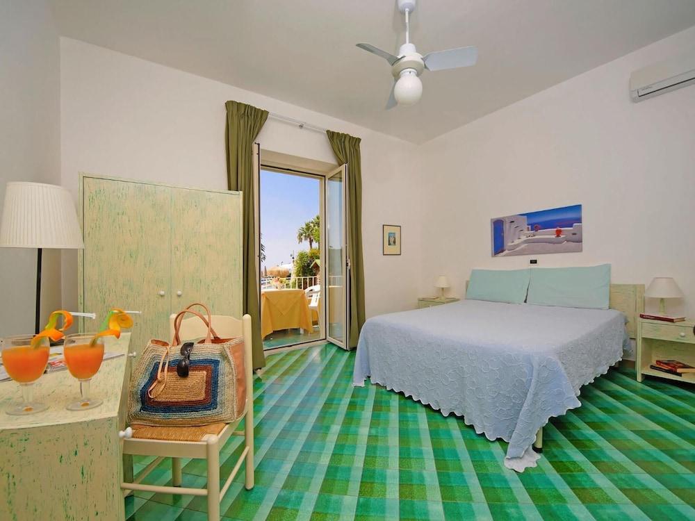 Hotel La Luna Ischia Bagian luar foto