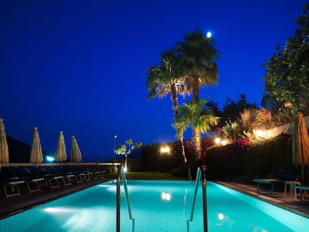 Hotel La Luna Ischia Bagian luar foto